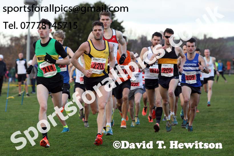 Senior mens Cathedral Relays, Birtley. Photo:  David T. Hewitson/Sports for All Pics